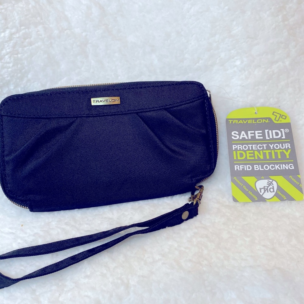 🆕 Travelon RFID Wallet